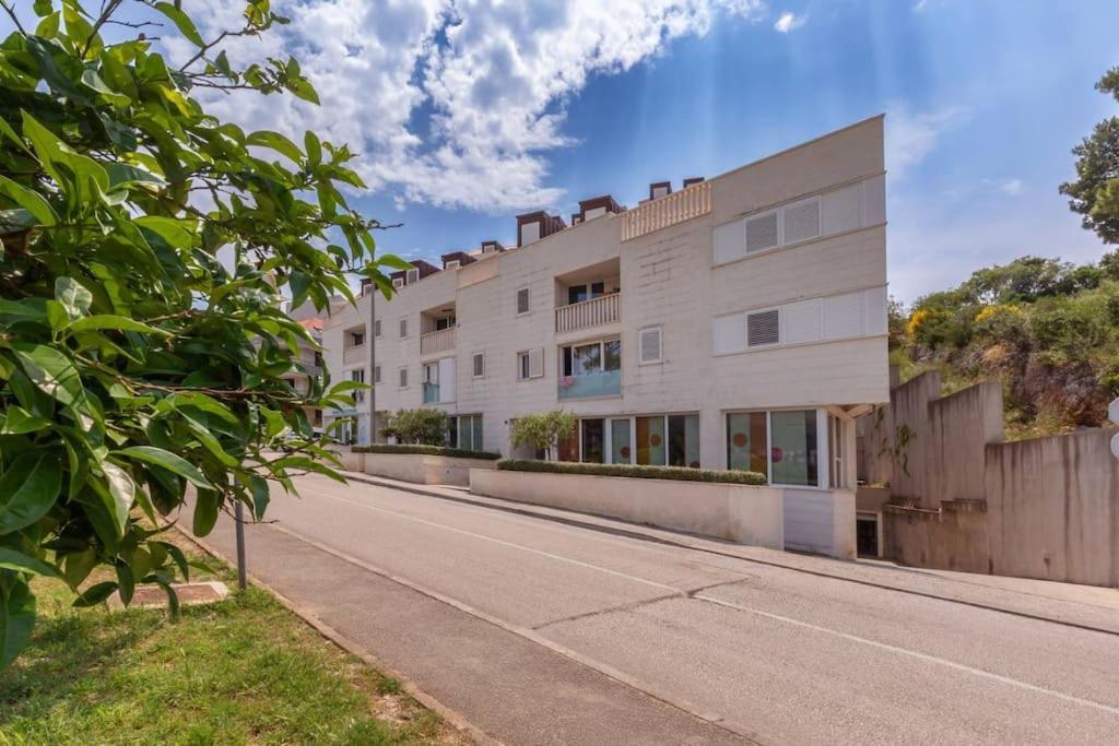 Stylish Two Bedroom Apartment&Garage Parking Place Dubrovnik Dış mekan fotoğraf