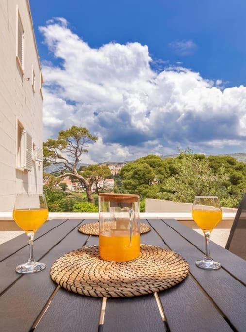 Stylish Two Bedroom Apartment&Garage Parking Place Dubrovnik Dış mekan fotoğraf