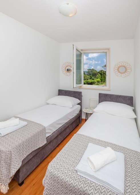 Stylish Two Bedroom Apartment&Garage Parking Place Dubrovnik Dış mekan fotoğraf
