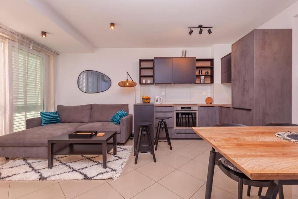 Stylish Two Bedroom Apartment&Garage Parking Place Dubrovnik Dış mekan fotoğraf
