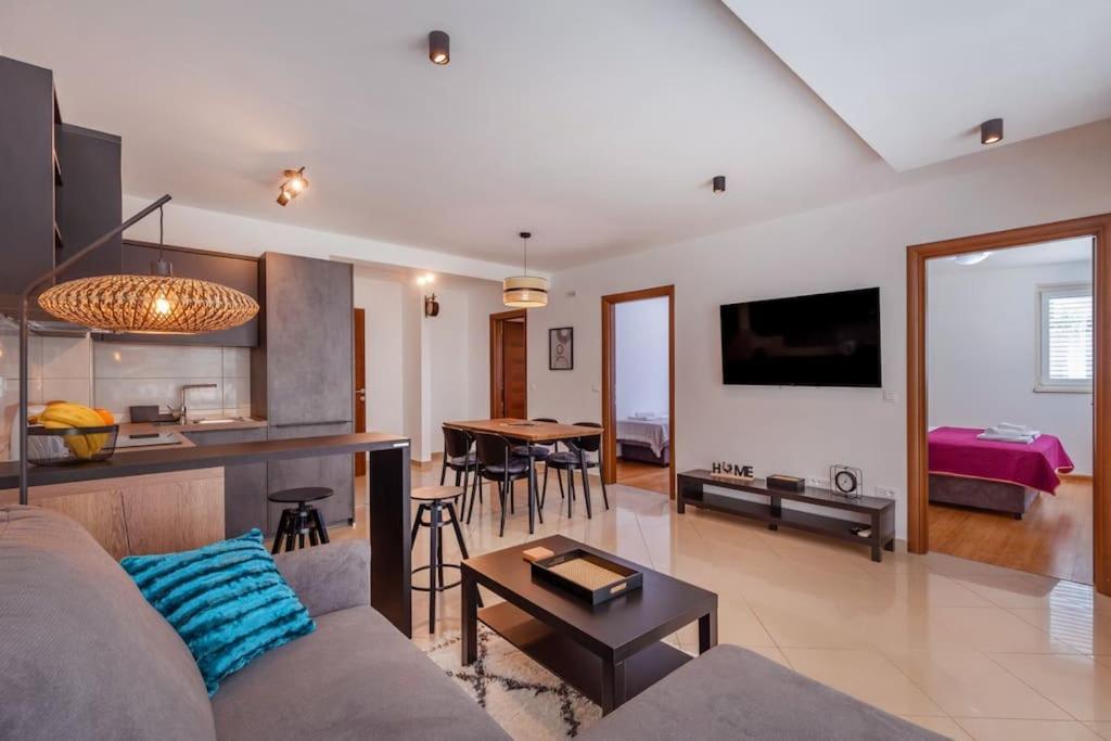 Stylish Two Bedroom Apartment&Garage Parking Place Dubrovnik Dış mekan fotoğraf